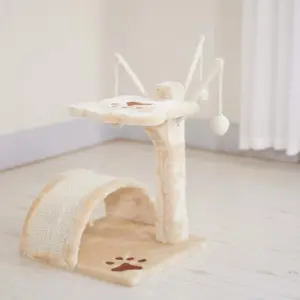 Scratching Post with Paw Shape Base & 3Ball